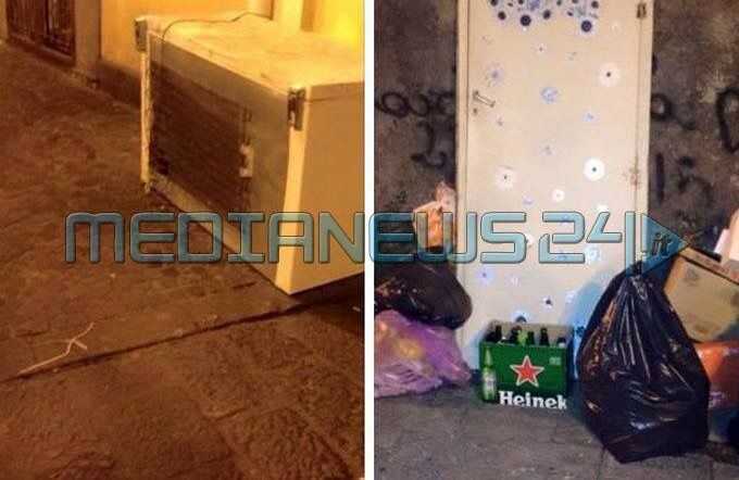 Rifiuti, in strada finiscono un congelatore e una porta da interni