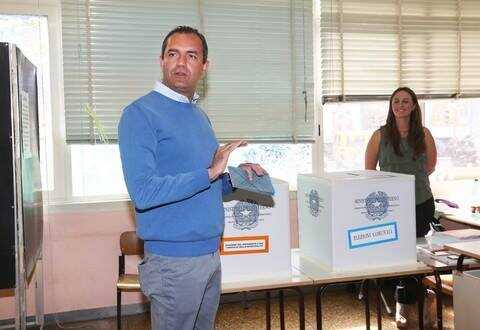 Exit poll: a Napoli De Magistris supera il 40%. Si va verso il ballottaggio con Lettieri