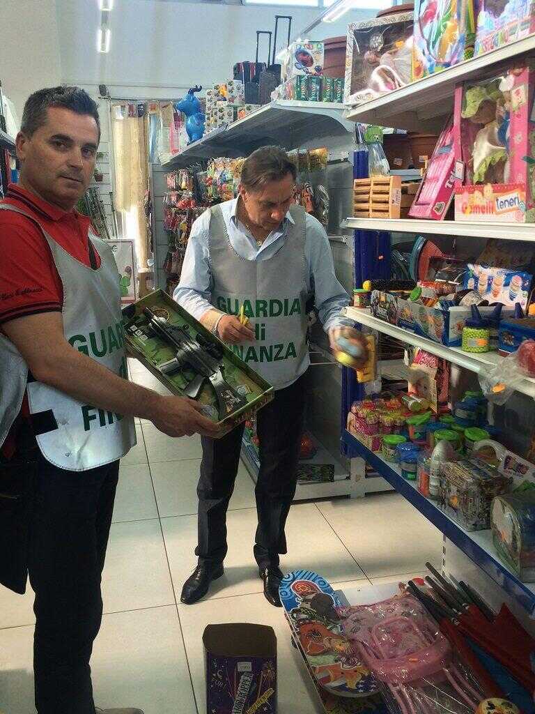 sequestro prodotti cinesi2