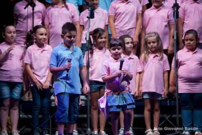 Coro con tutti i bambini del mondo 2016