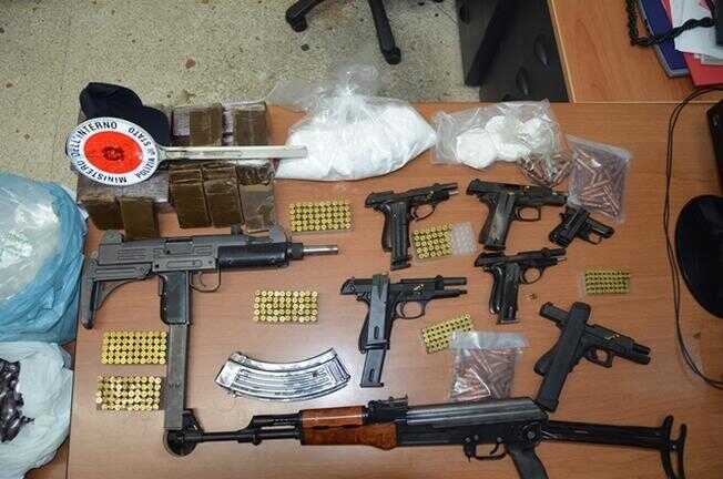 Operazione “Alto Impatto”: droga ed armi sequestrate nella notte