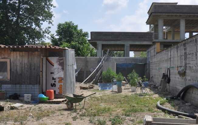 Blitz della polizia: arrestato e processato coltivatore di marijuana