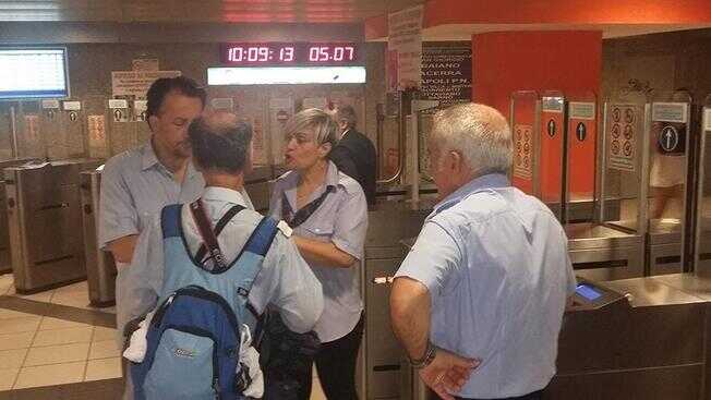 Circum: epidemia da badge fra i controllori. Dirigenti e quadri ai tornelli