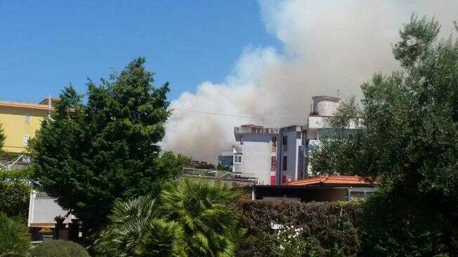 Incendio nel Parco Nazionale del Vesuvio: si aggrava la situazione
