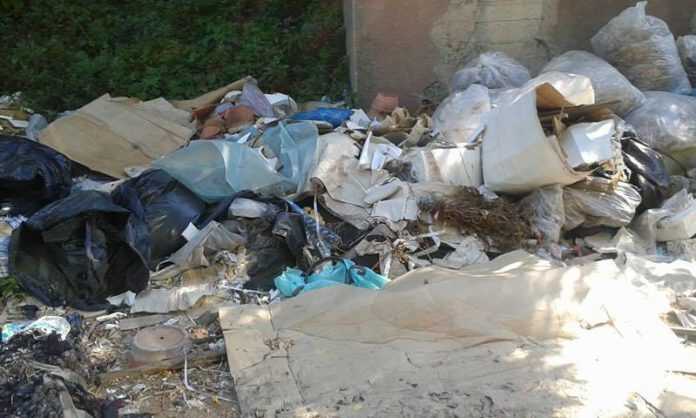 rifiuti via lamia nocera sup1