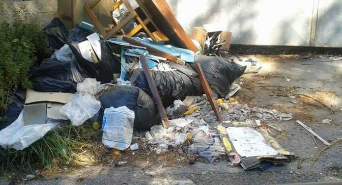 rifiuti via lamia nocera sup2