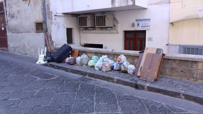 spazzatura Sarno agosto 2016