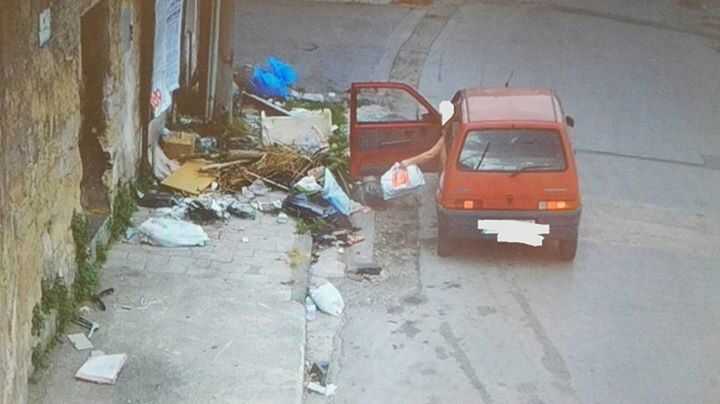 Pagani, sversavano illegalmente rifiuti: individuati e sanzionati