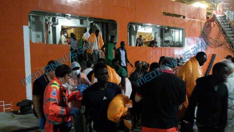 Salerno, in arrivo circa mille migranti al molo Manfredi
