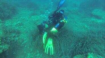 Silvio Anzola nel corso di un'immersione