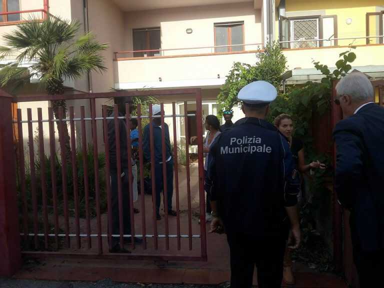Baronissi, 26 immigrati ospiti nel degrado. È polemica con la Prefettura