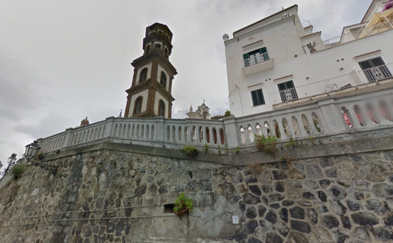 Atrani, il maltempo guasta la campana: suona per un’ora