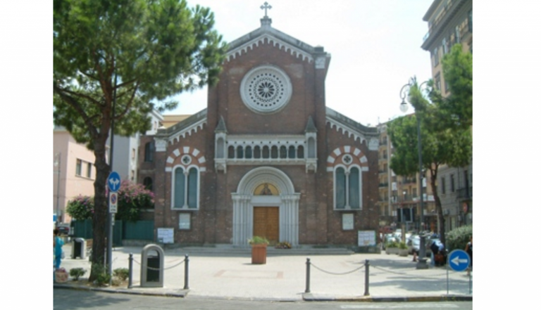 Salerno, si accascia all’uscita dalla chiesa: muore 91enne