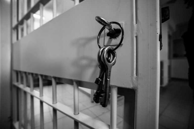 Coronavirus – Scattano i domiciliari per i mafiosi al 41 bis, nell’elenco anche Cutolo