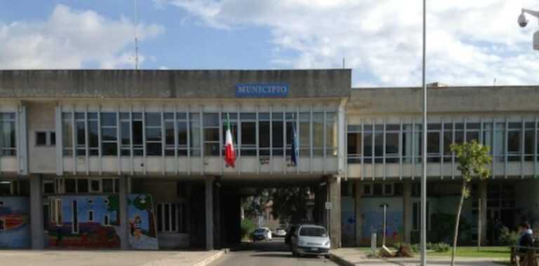 San Giuseppe Vesuviano, raid nella notte: distrutte auto comunali