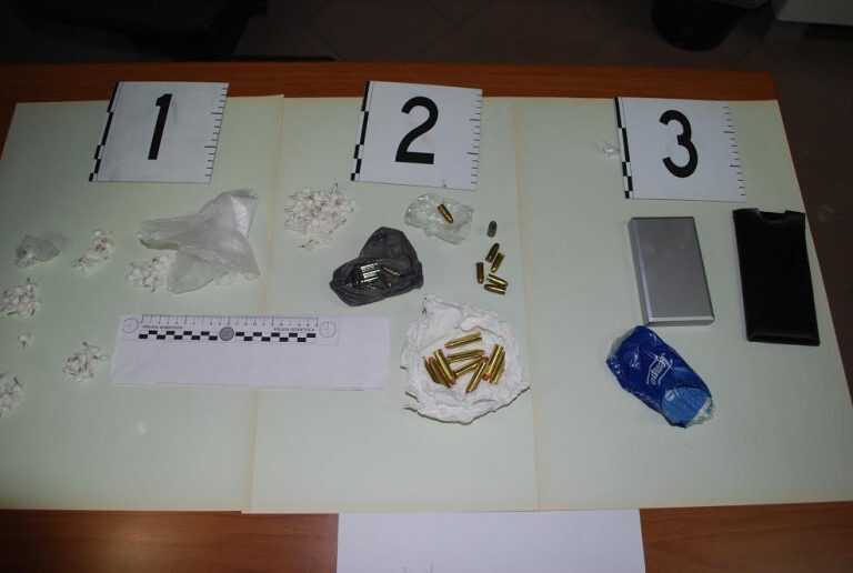 Castellammare, sequestro di droga e munizioni nel rione Savorito