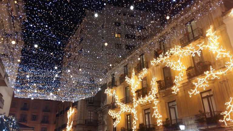 Luci d’Artista in ritardo, Dante Santoro: “Amministrazione nuova, metodo vecchio”