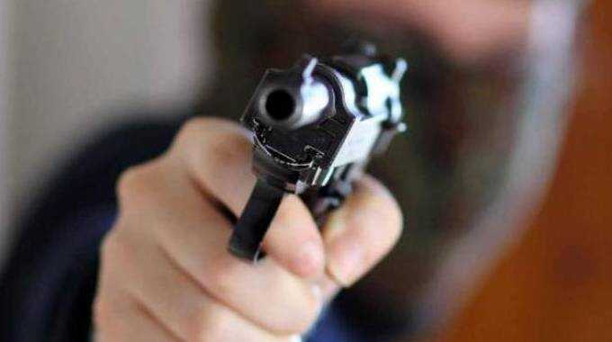 Nocera Superiore, picchiato in strada e rapinato del telefonino