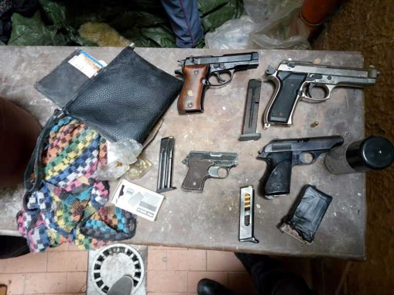 Blitz della Polizia: sequestrate pistole e munizioni