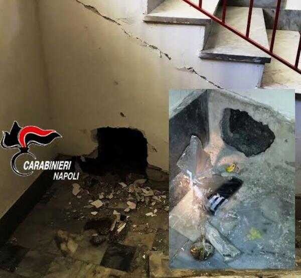 Castellammare di Stabia: droga e munizioni in uno stabile di rione Moscarella