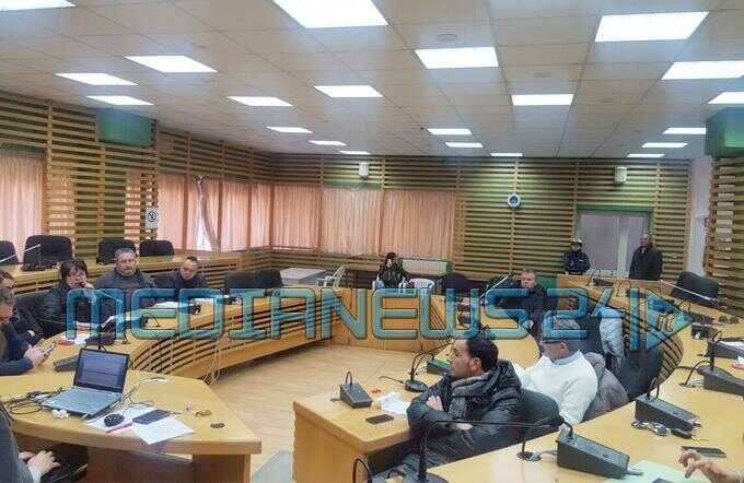 Pagani. La querelle politica corre sui social