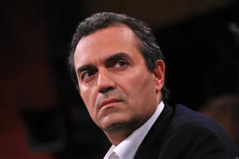 De Magistris duro contro Ricciardi. “Lockdown a Napoli? Le parole sono piombo”
