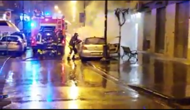 Nocera Inferiore, auto in fiamme in via Fucilari