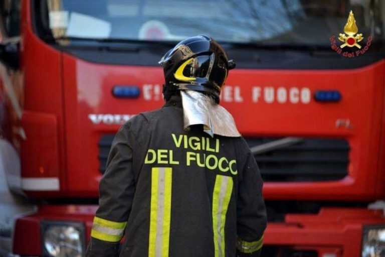 Portici, giovane precipita in un pozzo. Operazioni di salvataggio in corso