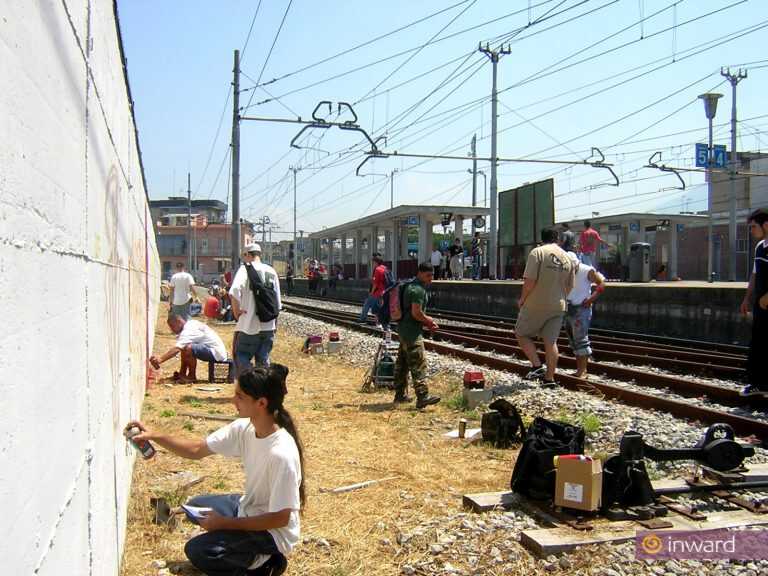 Pizzicati ad imbrattare una stazione della circumvesuviana: sei giovani denunciati