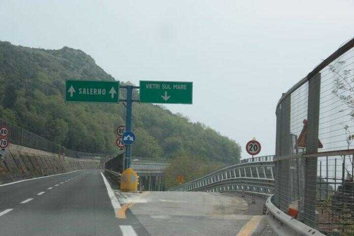 Autostrada Napoli-Salerno: chiuso per due notti lo svincolo di Vietri sul Mare