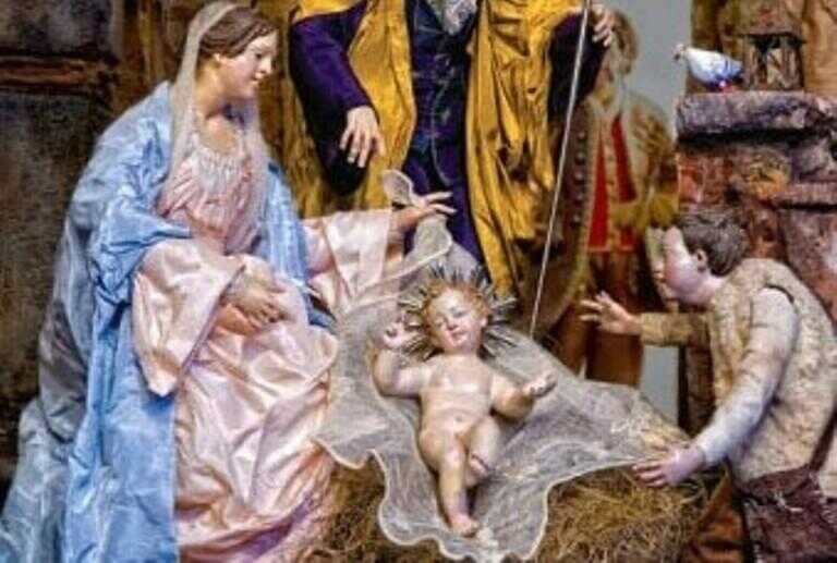 Choc ad Amalfi, vandalizzato il Bambinello di piazza Duomo