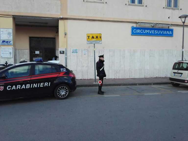 Tentano il colpo nel bar della stazione Circum di Piano di Sorrento: 2 arresti