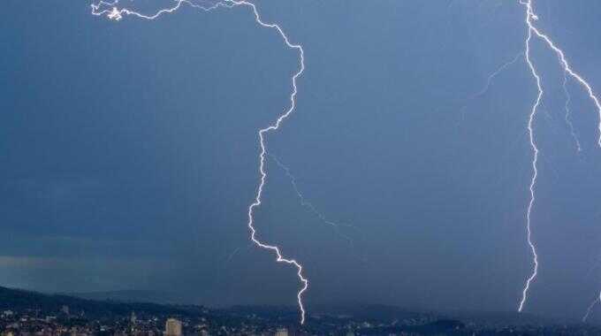 Colpita da un fulmine negli Scavi di Pompei: giovane donna fuori pericolo