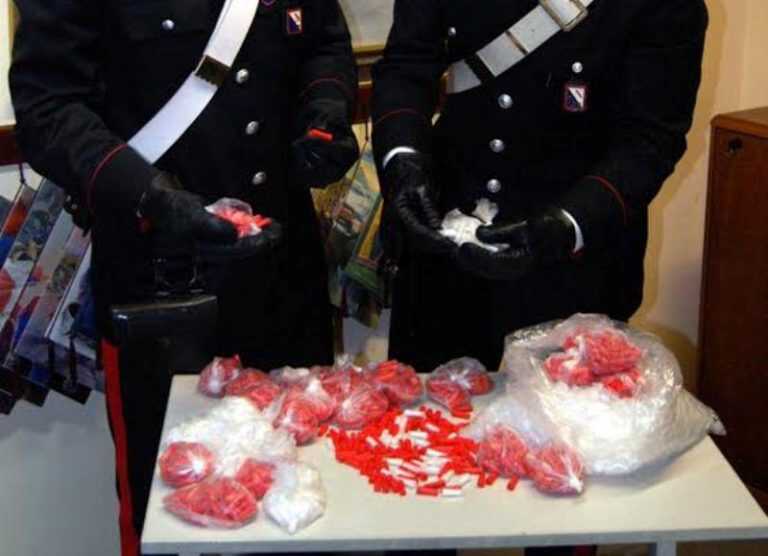 Napoli, maxi blitz dei carabinieri: eseguiti arresti, sequestri di droga e 3 ordini restrittivi