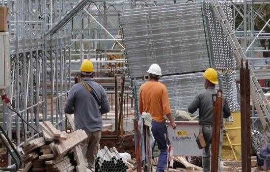 Provincia di Salerno. Grave un 64enne che precipita dall’impalcatura su cui stava lavorando