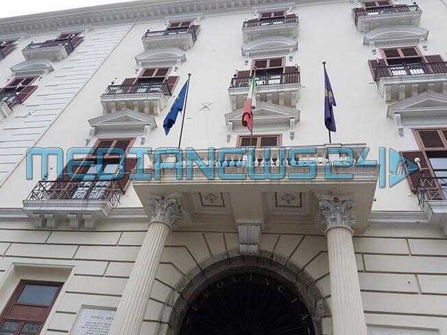 Salerno. Fratelli d’Italia: “Sul commercio l’ennesima farsa”