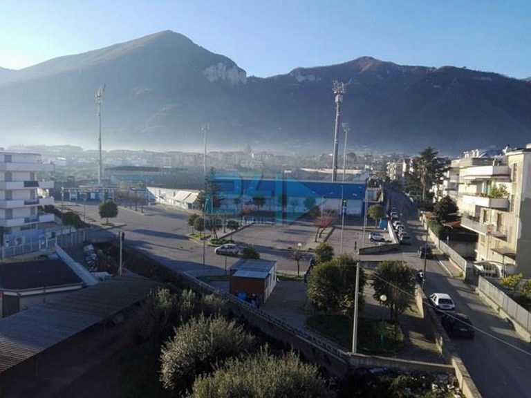 Stadio Marcello Torre: al via la riqualificazione, ma l’opposizione attacca la scelta del mutuo sportivo