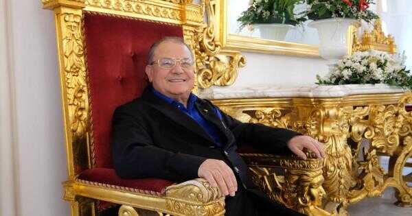 Il boss delle cerimonie: mistero della bara