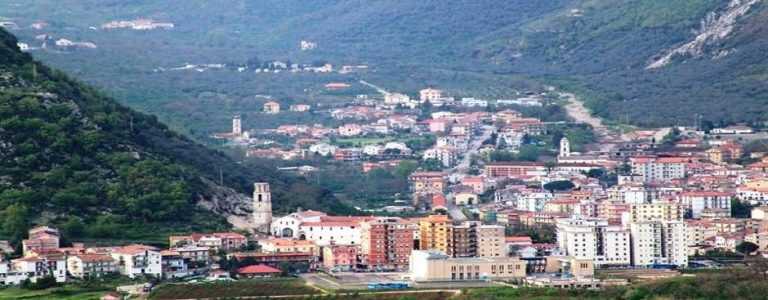 Giallo: cadavere al maneggio