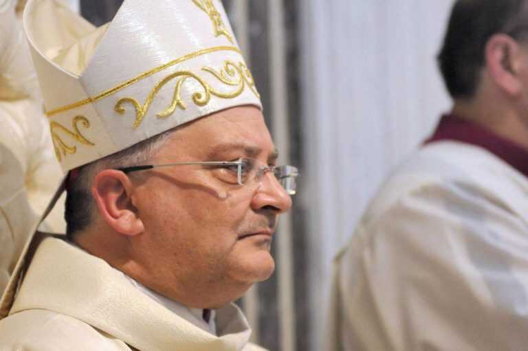 Pagani, stamattina i funerali di Iolanda, celebrati dal Vescovo