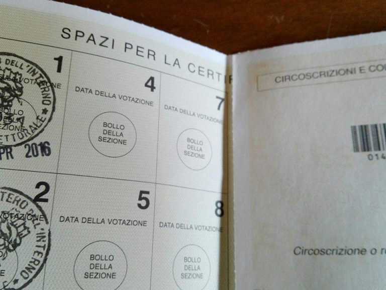 Napoli. Due carte di identita’, stessa foto: arrestato pregiudicato