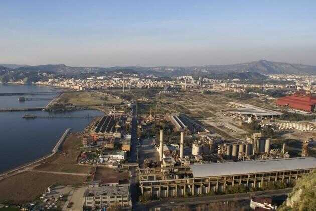 Bagnoli, ex NATO. Inaugurazione della panchina bianca in memoria delle vittime della strada