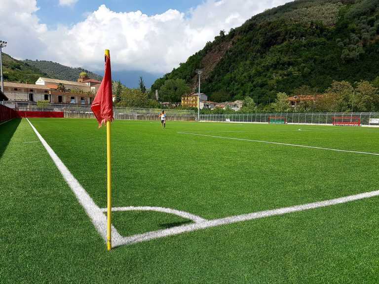 Dilettanti: muore per un infarto in campo a 21 anni
