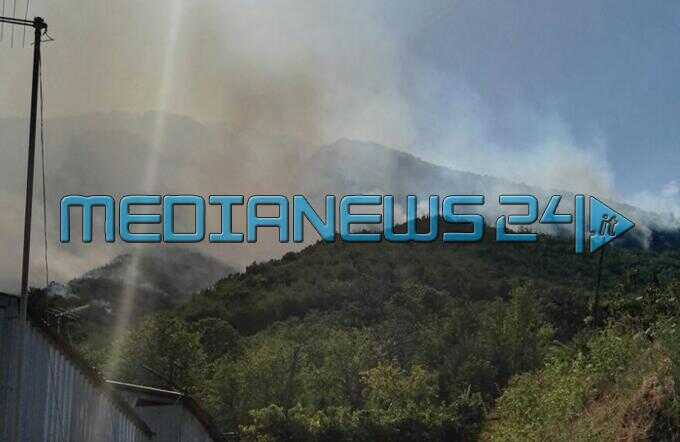 incendio_montesantangelo_cava