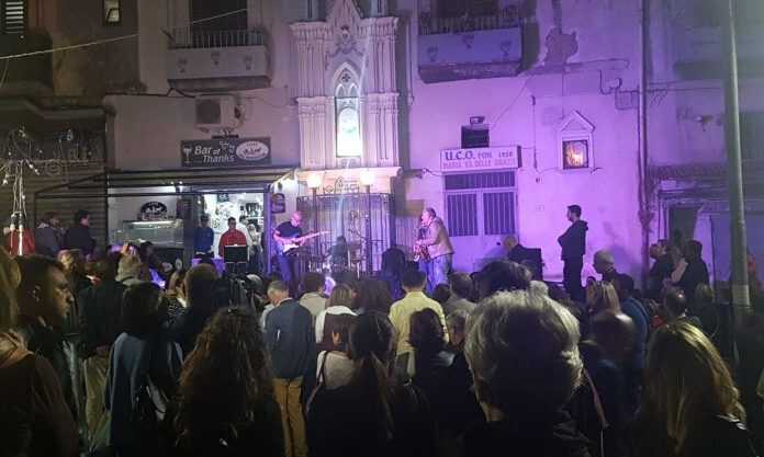 Ercolano – I carabinieri irrompono ad una festa di compleanno, cantante neomelodico e staff bloccati