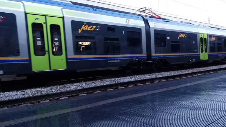 Clamoroso Trenitalia, cancella i treni e la Liguria resta a piedi