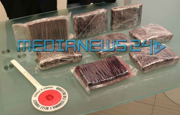 Genova, colpo ai narcos, sequestro di coca da 100 milioni