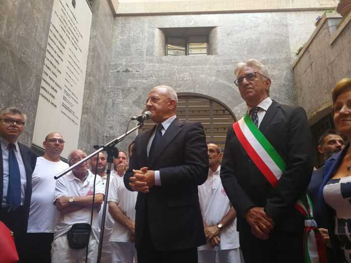 De-Luca-e-il-sindaco-Napoli