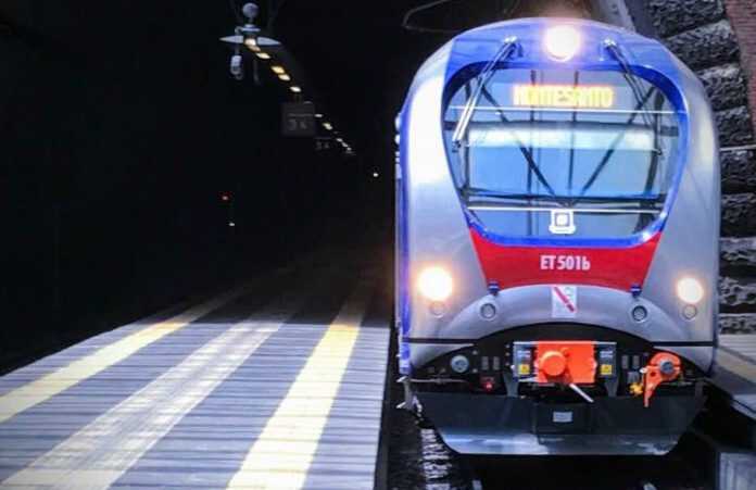 treno_circumvesuviana_eav2