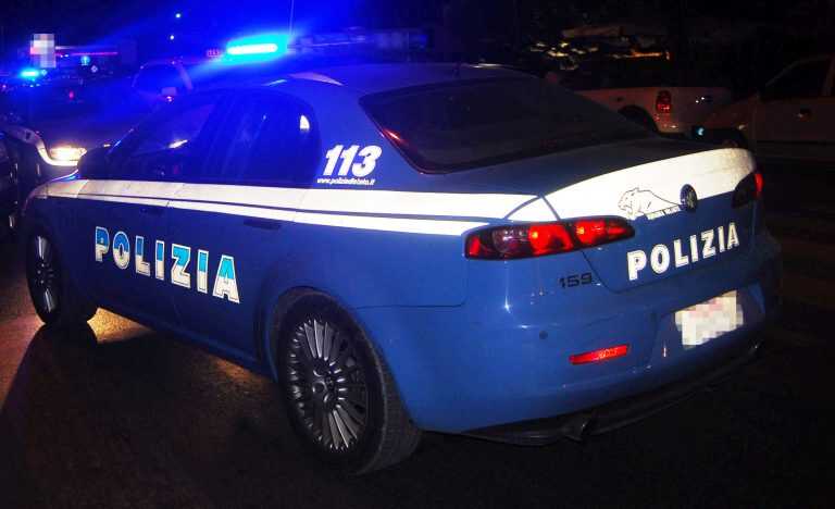 Napoli. Pregiudicato si dà alla fuga e cade dal terrazzo, morto